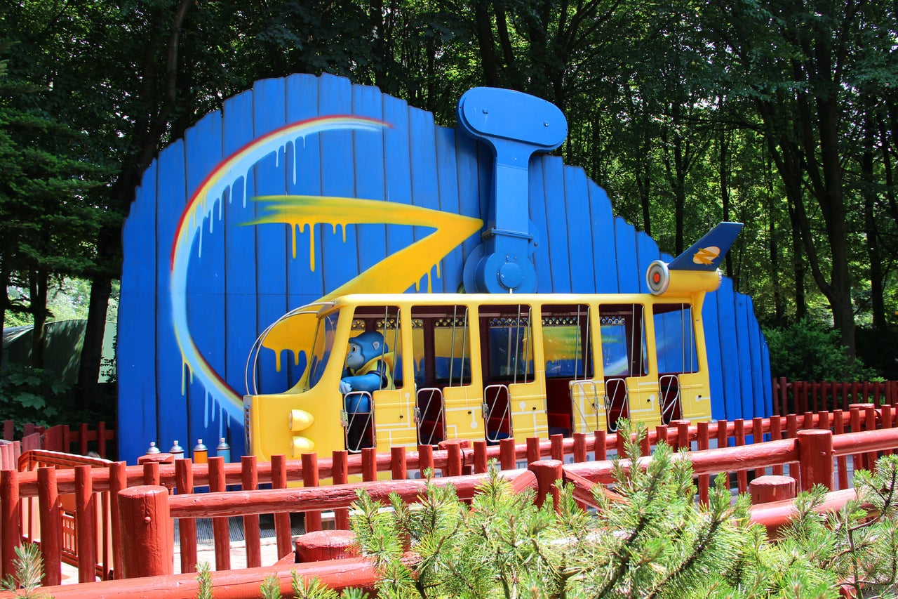 Zenko’s Graffiti Shuttle: vliegend tapijt attractie - Walibi Holland