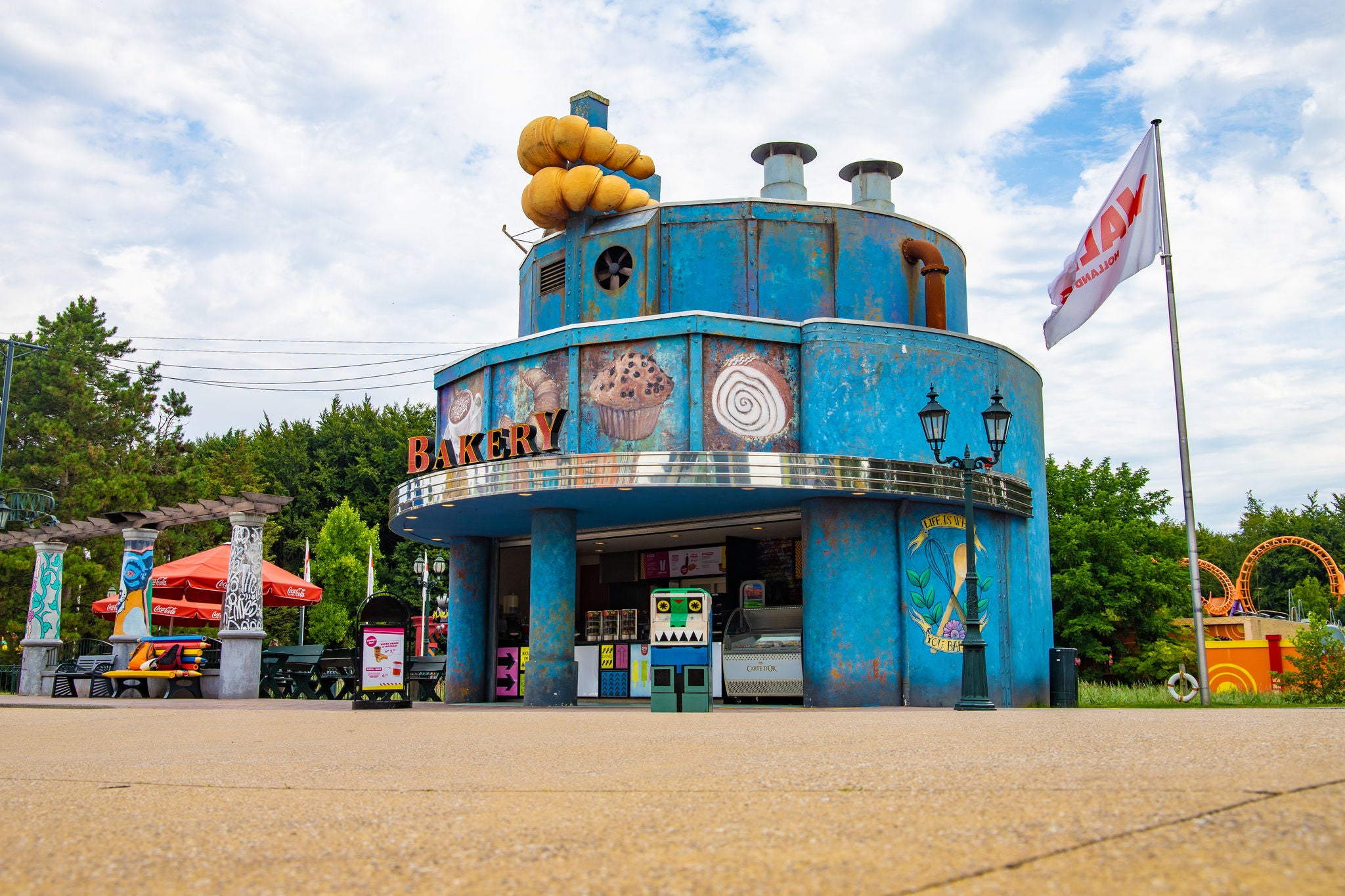 buitenkant van the bakery in walibi holland