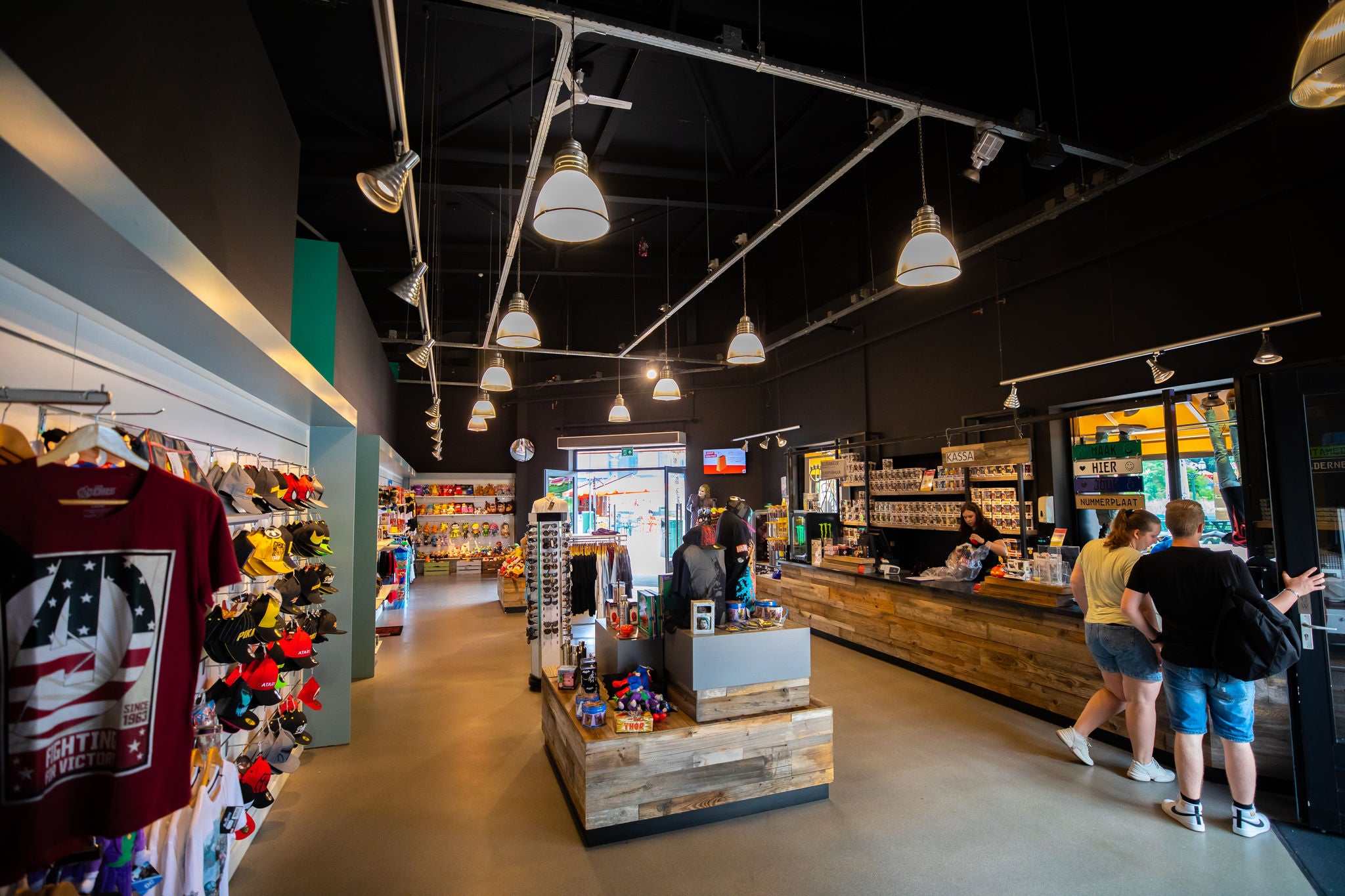 The interior of Sunset Shop from Walibi Holland 