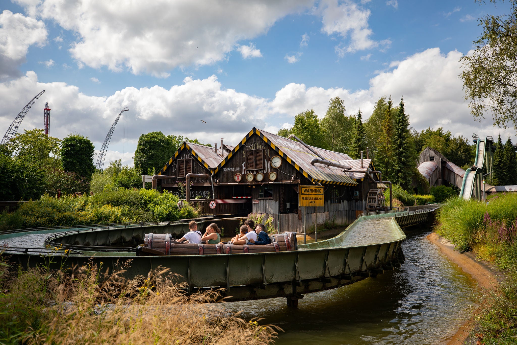 The arrival of the attraction Crazy River in Walibi Holland