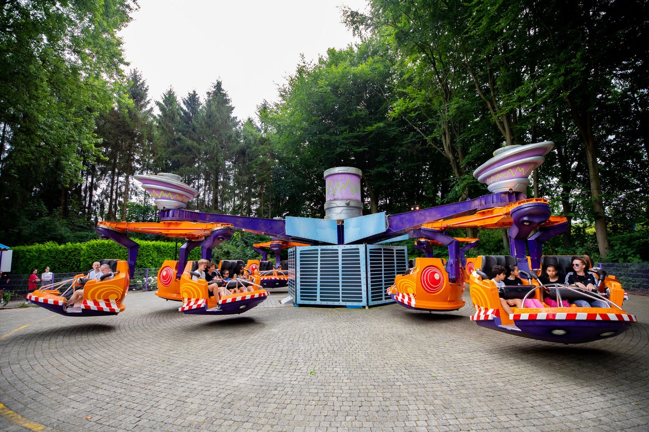 Spinning Vibe: Huss Magic attractie - Walibi Holland