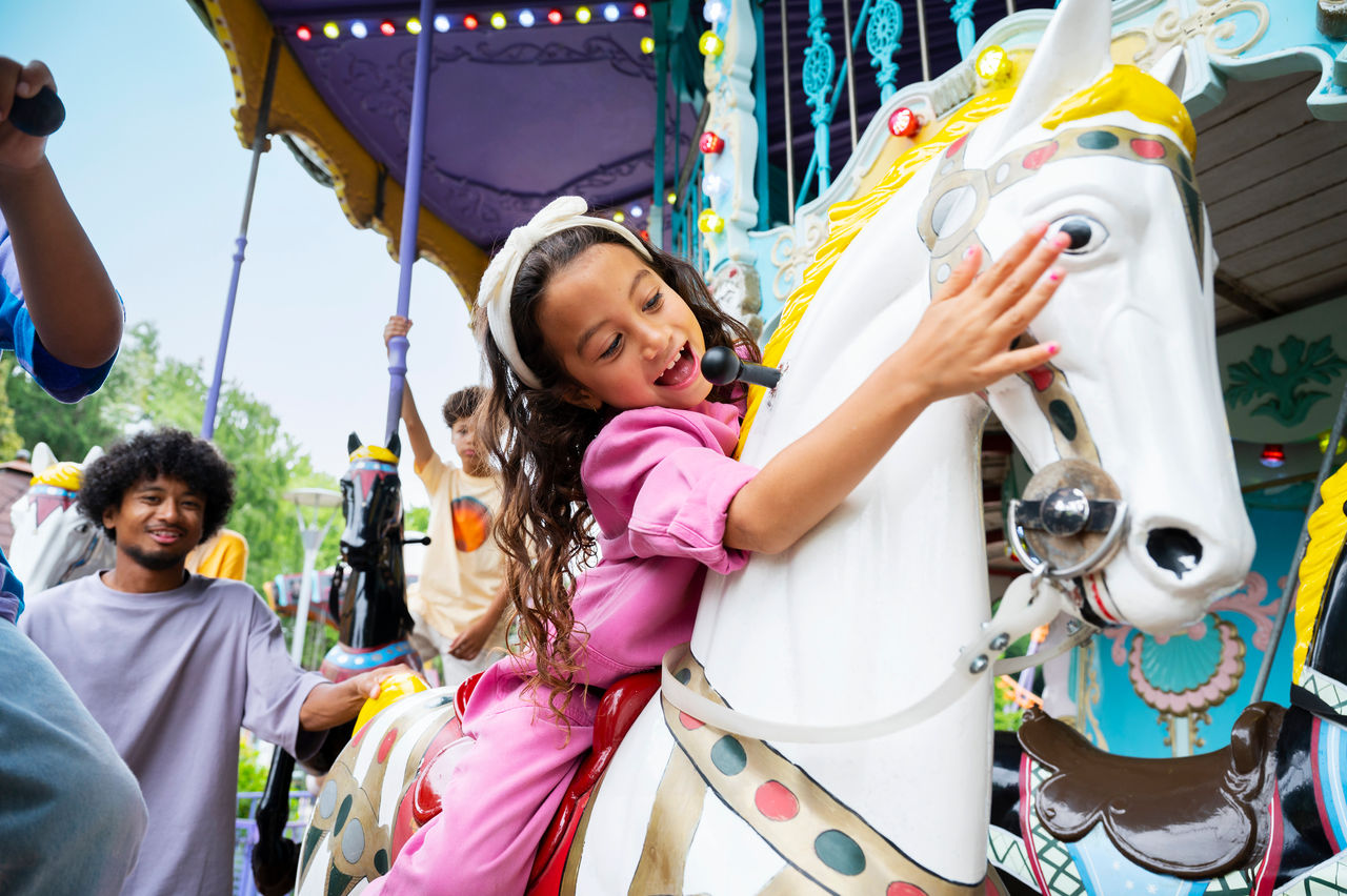 Merrie Go’Round: de klassieke draaimolen - Walibi Holland